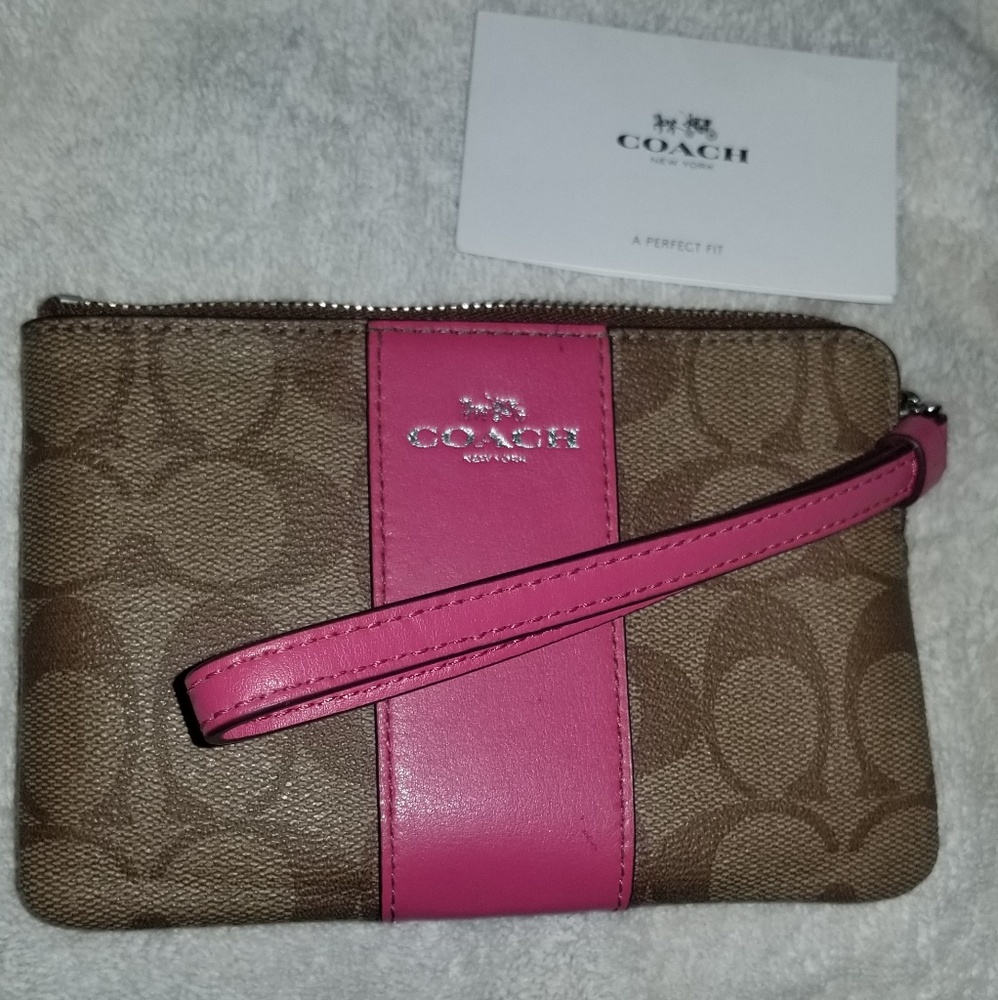 Authentic coach wristlet NWOT